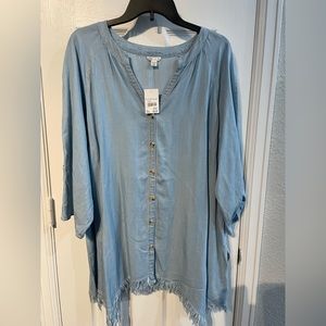 Brand-new, very soft, frayed trendy top